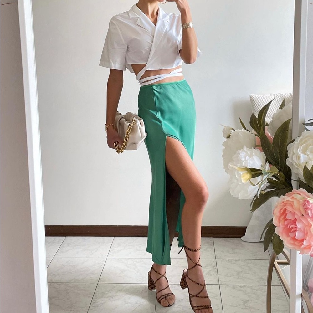 LAST ONE!!⚡️NWT Zara Satin Effect Midi Skirt - Picture 2 of 11